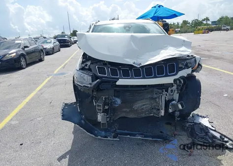 2021 Jeep Compass Limited 4X4 z USA, uszkodzony, nr VIN 3C4NJDCB0MT527603